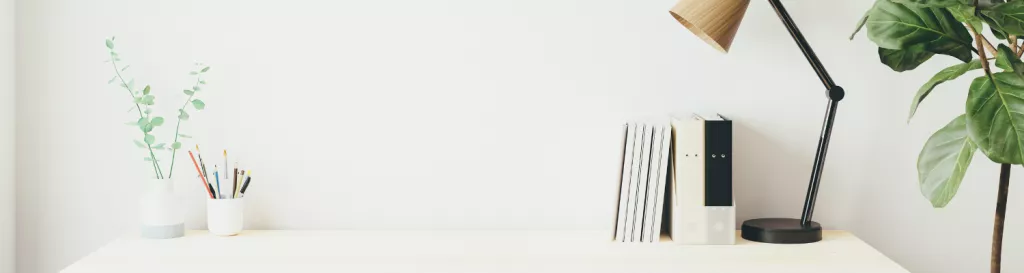 minimalist desk