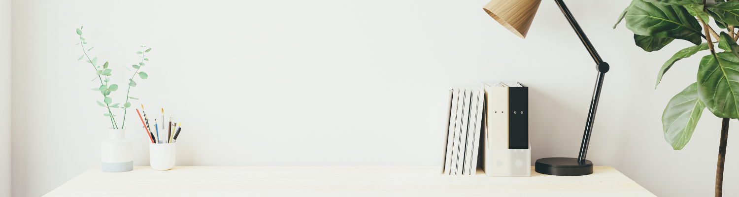 minimalist desk